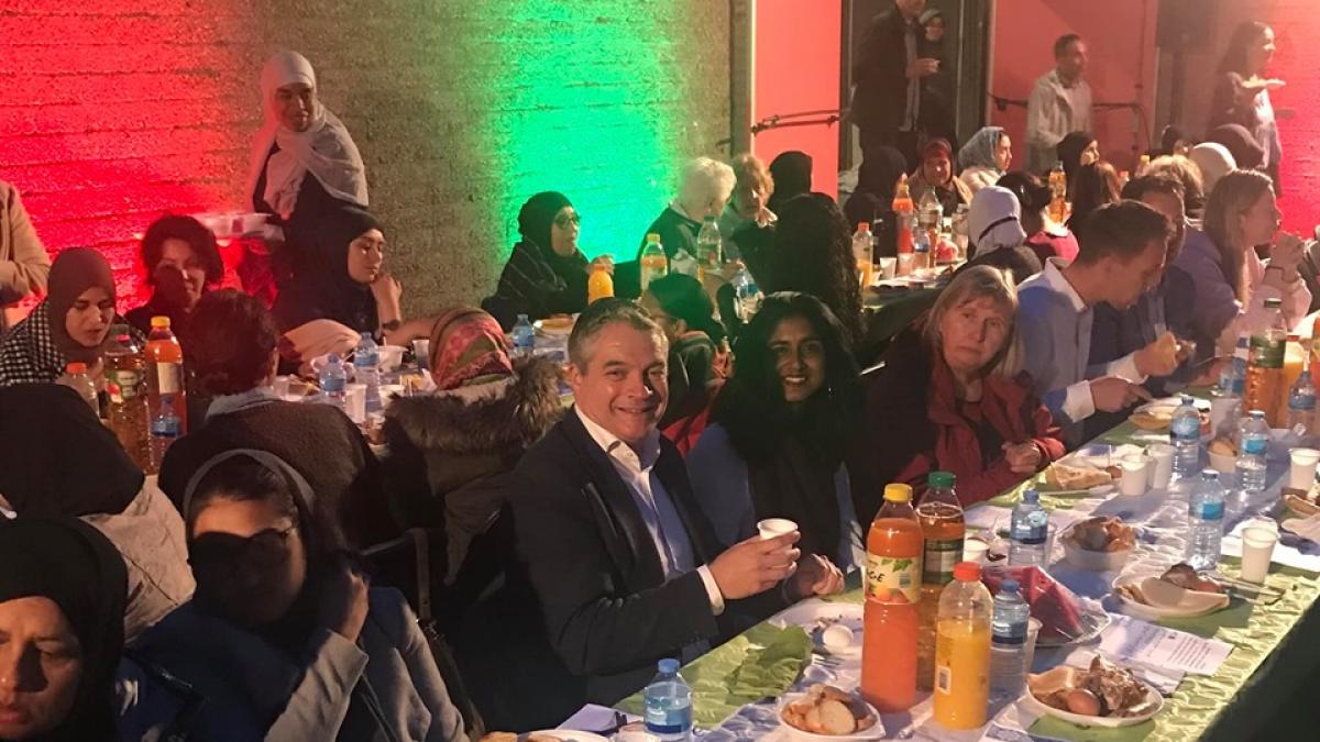 reactia unui primar din olanda cand a vazut coada enorma de romani la votare strigator la cer