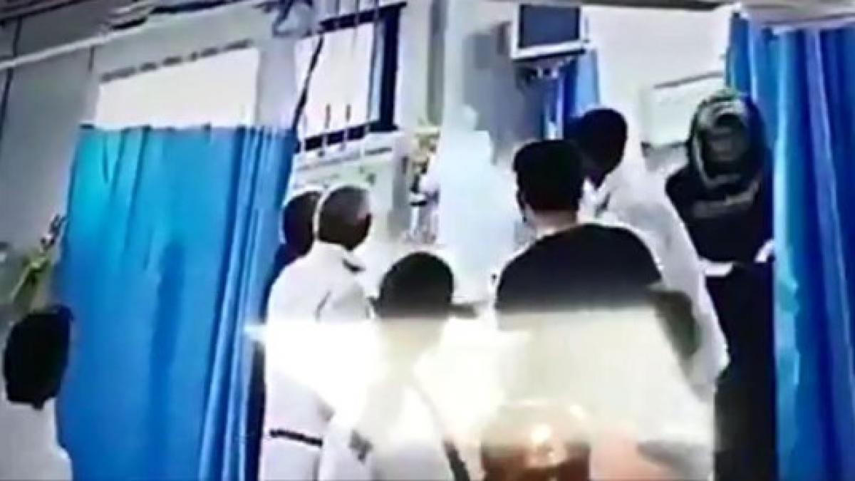 femeia se simtea foarte rau asa ca a fost adusa de urgenta la spital medicii au inceput sa i faca o