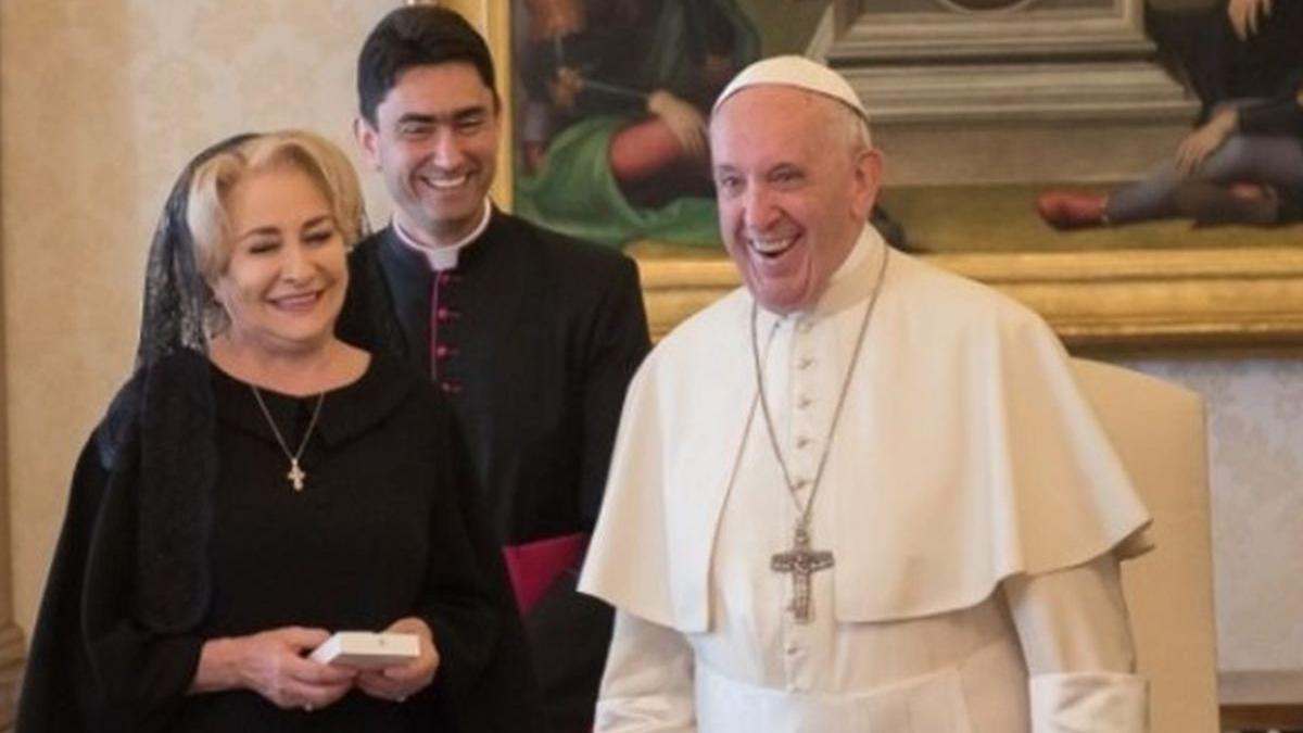 ce cadou a primit viorica dancila de la papa francisc nimeni nu se astepta la asta