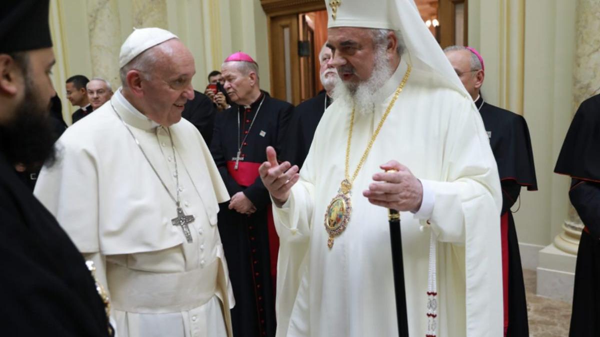 gestul suprem facut de papa francisc in fata patriarhului daniel