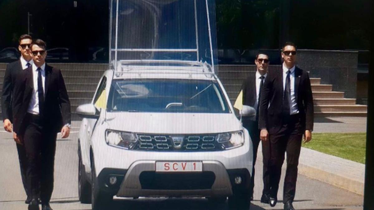 papa francisc la bucuresti de ce nu a folosit suveranul pontif papamobilul dacia