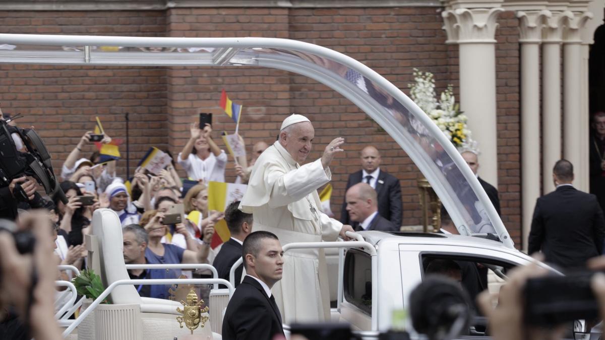 vizita papei francisc in romania urmarita in intreaga lume ce spune presa internationala despre