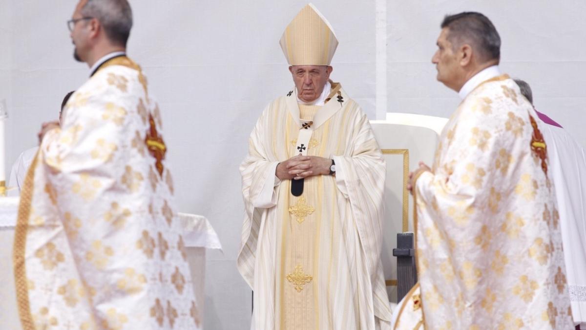 suveranul pontif intalnire cu comunitatea de romi din blaj papa francisc ma intorc acasa imbogatit