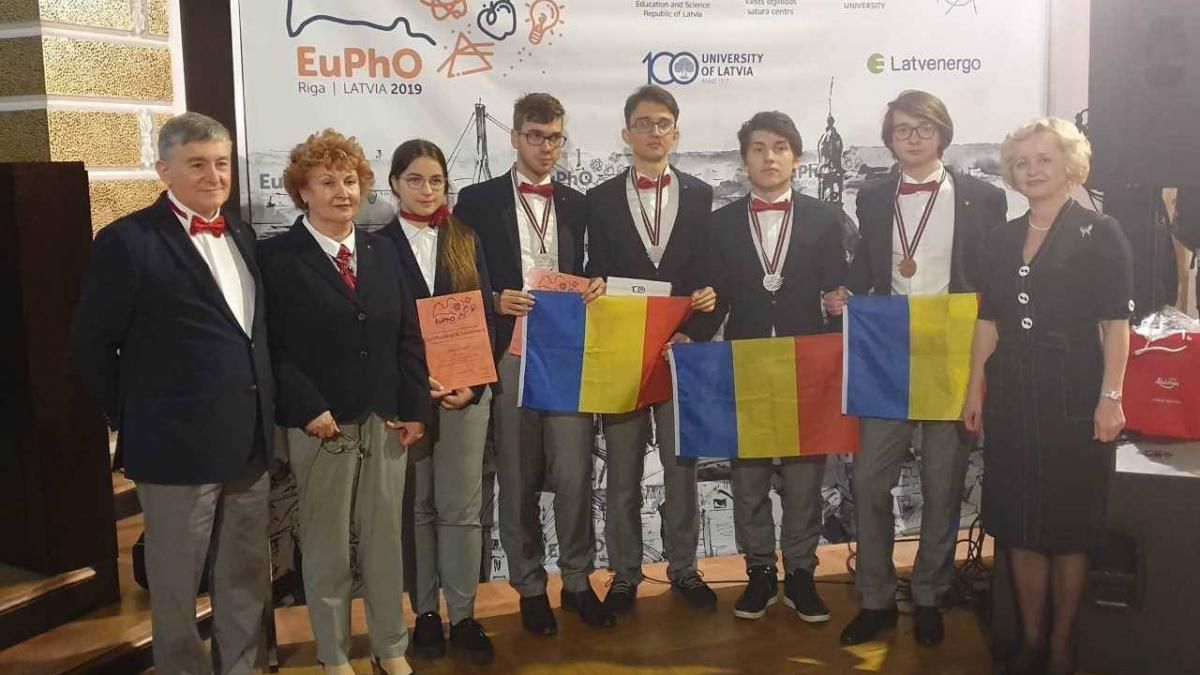 elevii romani au castigat patru medalii la olimpiada europeana de fizica