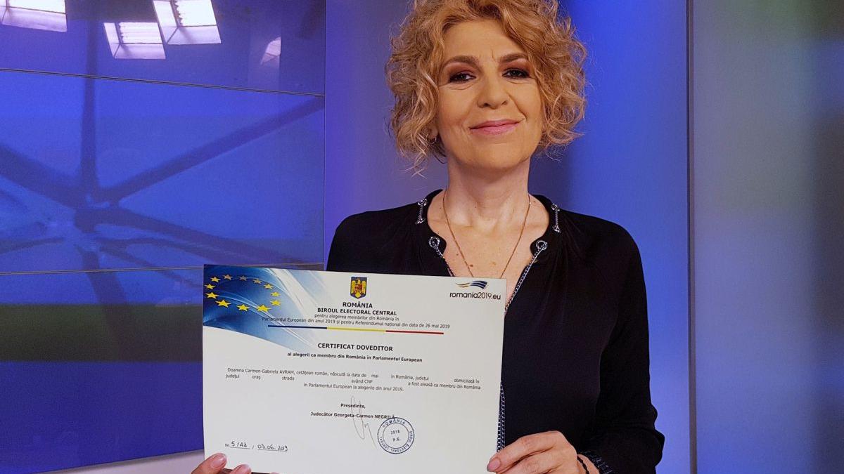 carmen avram am primit certificatul de europarlamentar luni voi pleca la bruxelles