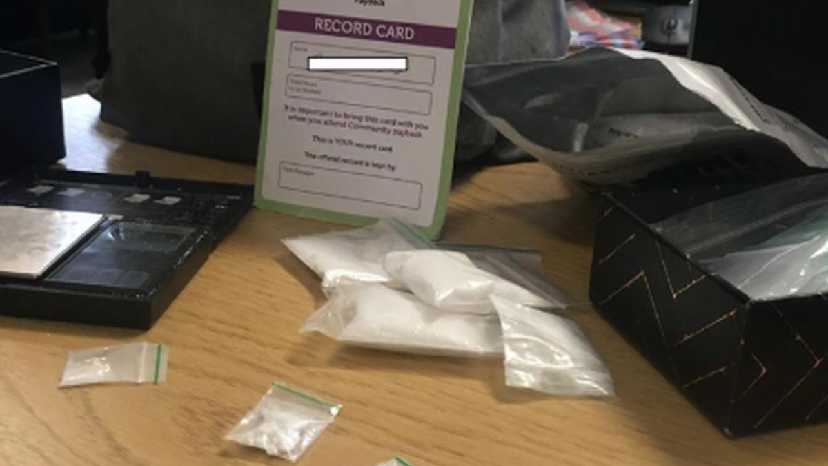 un barbat a uitat un rucsac plin cu droguri intr un tramvai mesajul politiei pentru el