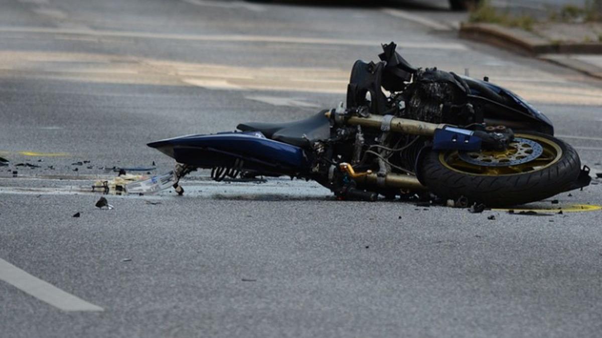caz revoltator la navodari un motociclist beat a lovit o politista care incerca sa l opreasca