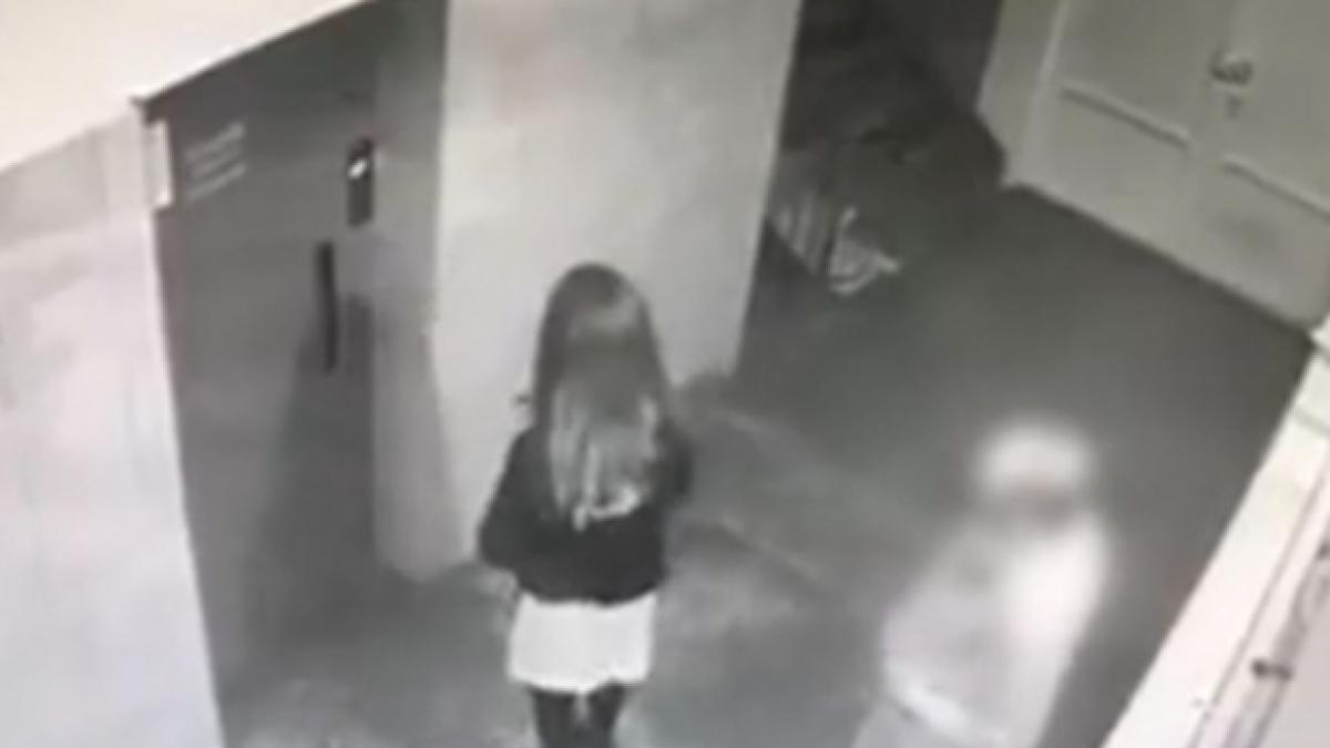 decizie in cazul agresorului tinerei lovite cu bestialitate in timp ce astepta liftul intr un bloc