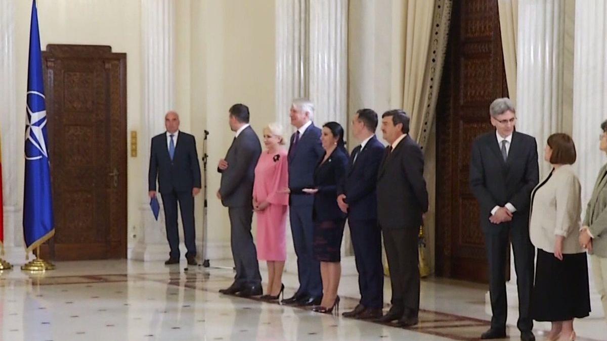 noii ministri au depus juramantul la palatul cotroceni