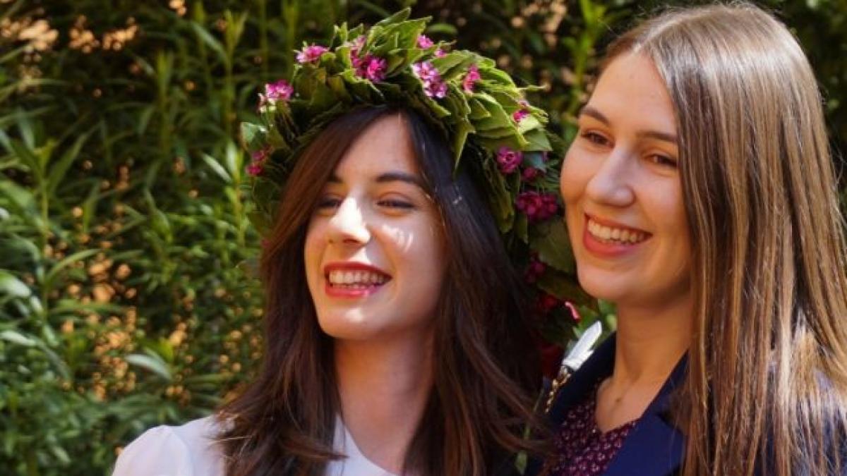 otilia isi luase cateva zile de vacanta cu doua prietene si mergea catre valencia cand ceva teribil