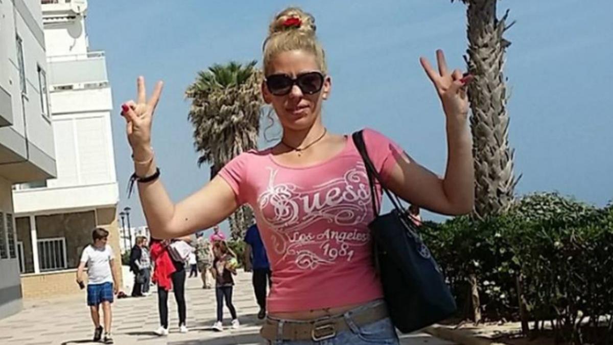 elena o tanara romanca de 36 de ani s a stabilit in spania cu sotul sau intr o dupa amiaza acesta s