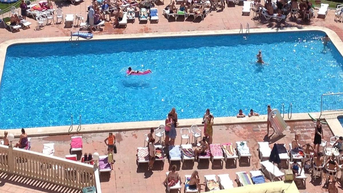 ancheta la un strand din iasi un student a murit inecat in piscina in timpul unui joc