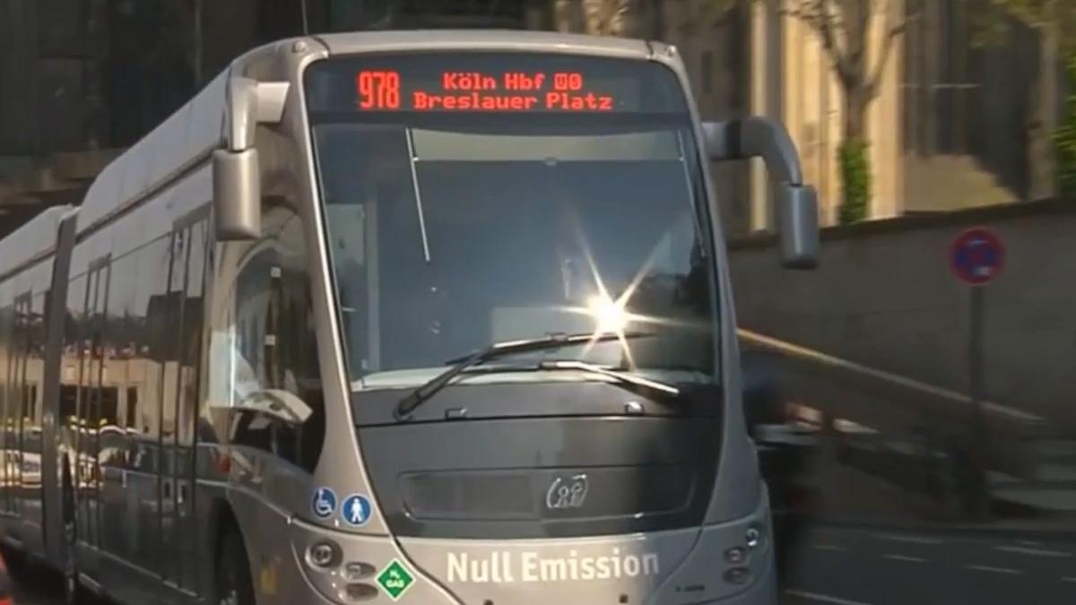 autobuzul viitorului a ajuns la bucuresti poate fi alimentat in doar sapte minute si nu polueaza