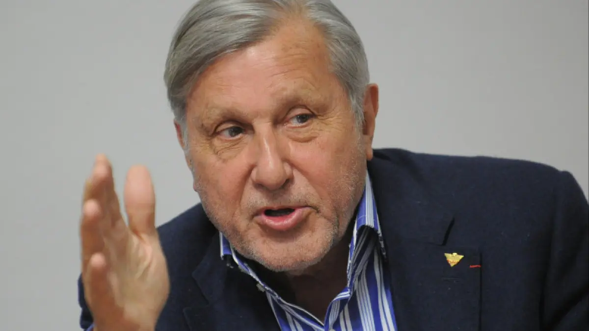 ilie nastase isi anunta retragerea din politica