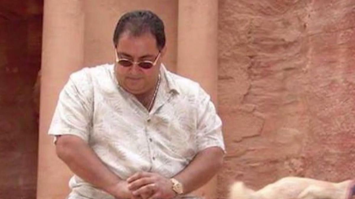 unul dintre cei mai vanati interlopi viata de lux imagini soc din ascunzatoarea fugarului