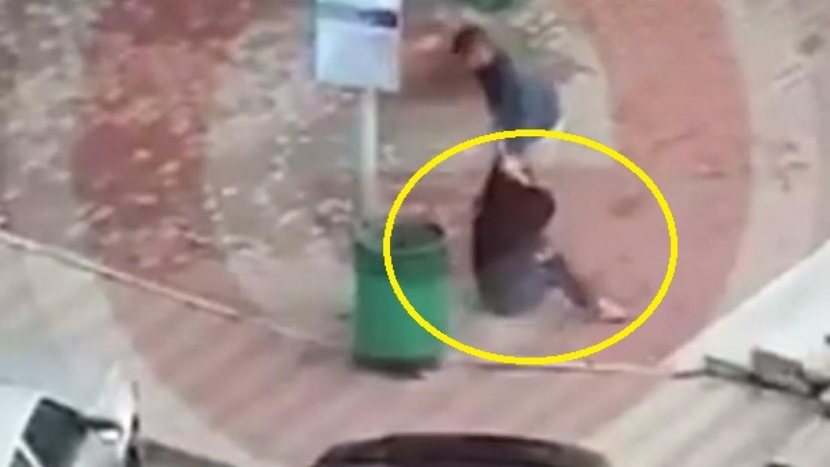 scene socante la pitesti tanara batuta in plina strada de un individ