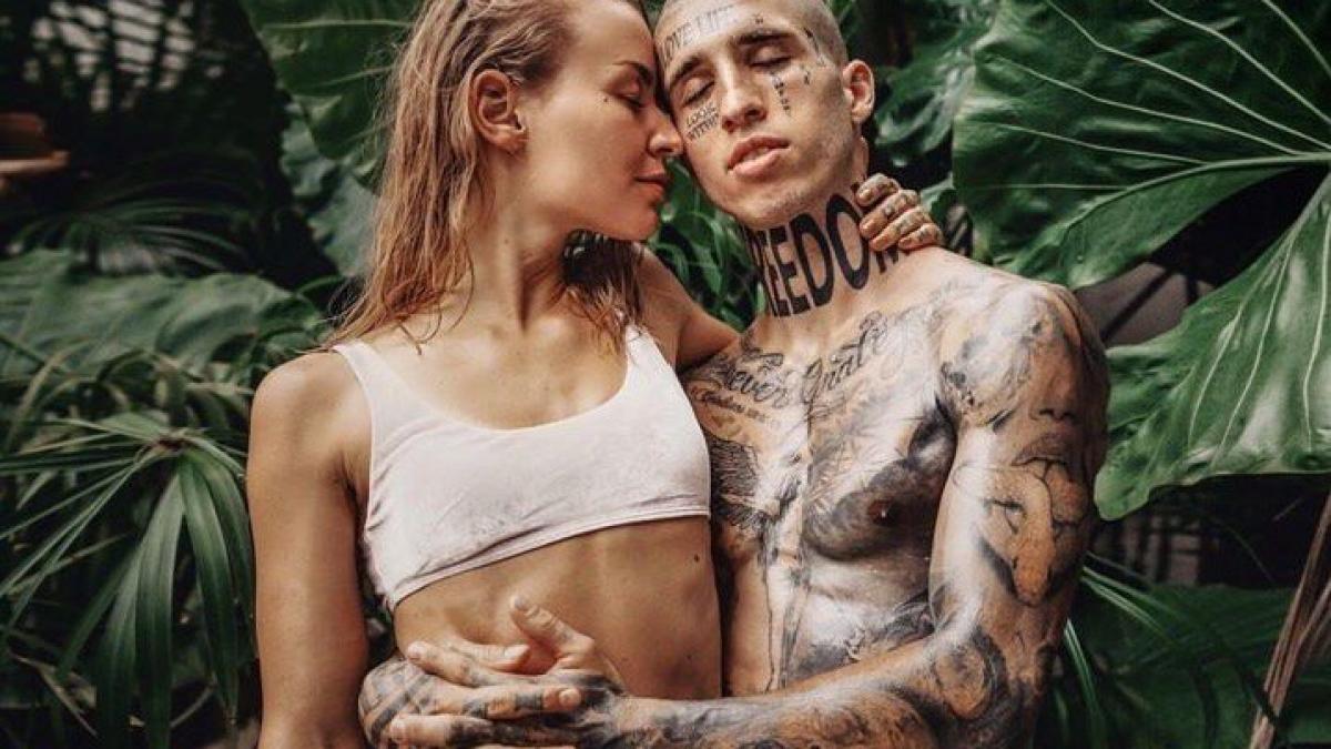 un cuplu cere bani pe internet pentru a putea pleca intr o vacanta in africa unii ne vor spune sa