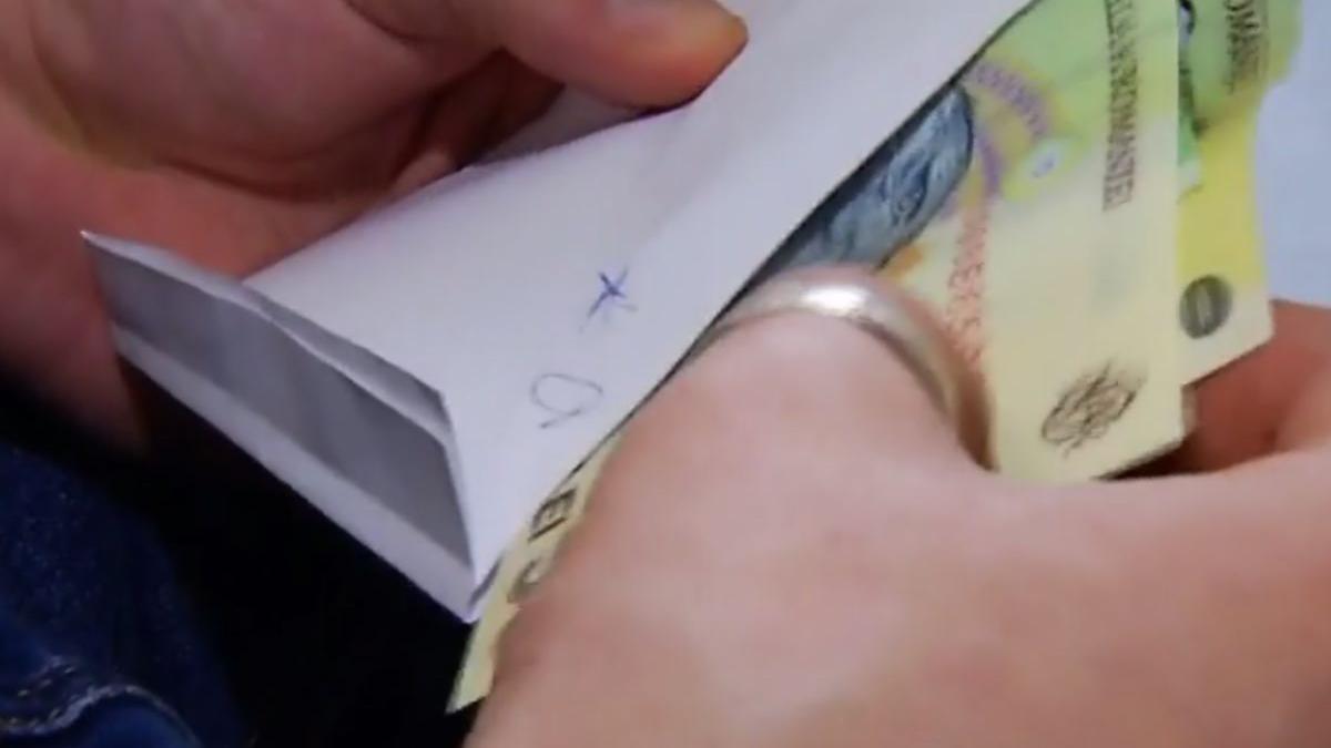 o tanara din iasi condamnata la inchisoare dupa ce a recunoscut ca i a dat mita unui medic