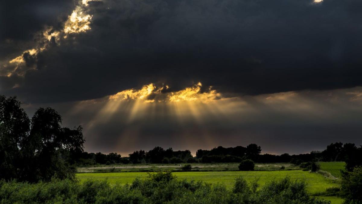 vremea ramane instabila sunt asteptate averse si vijelii