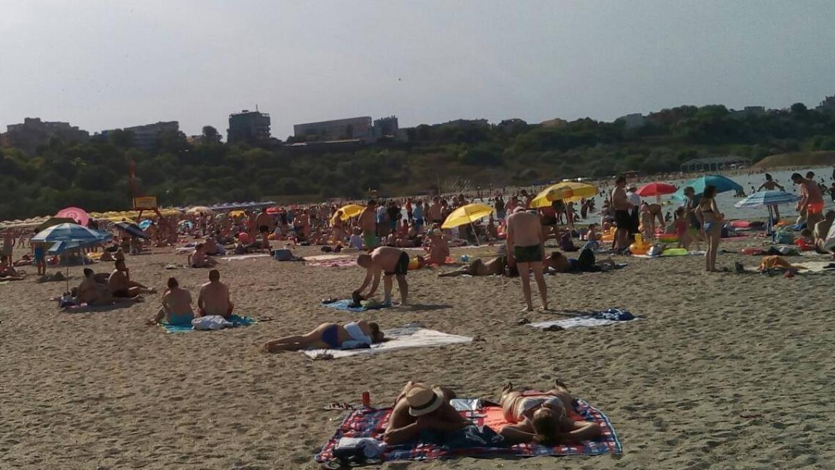 turistii aflati in eforie sud au observat ceva plutind in apa au intrat in panica cand si au dat