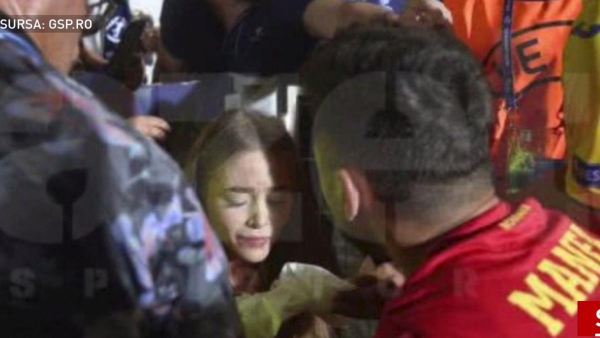 incident socant la finalul meciului romania franta sotia unui fotbalist roman a fost lovita cu