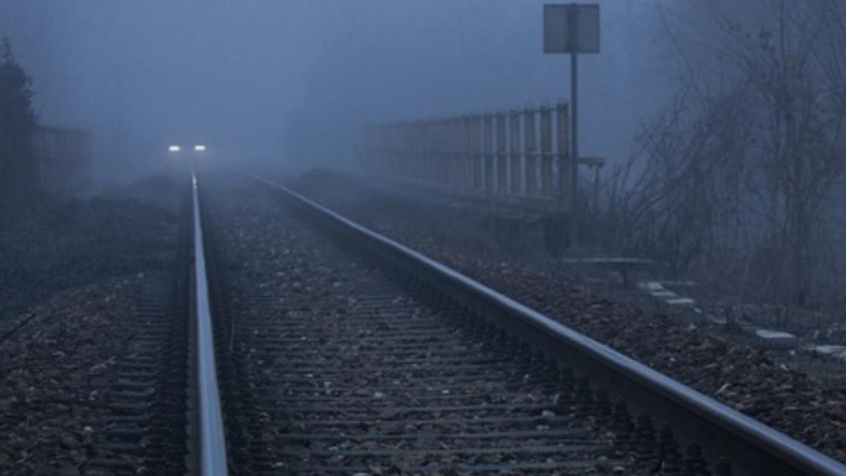 Trei oameni, spulberați de un tren InterRegio în Iași. Doar o persoană a supraviețuit
