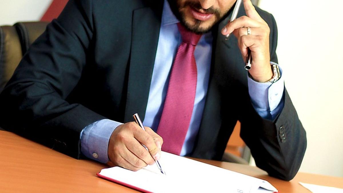 un individ care se dadea drept avocat a fost retinut politistii din suceava fac apel catre toti