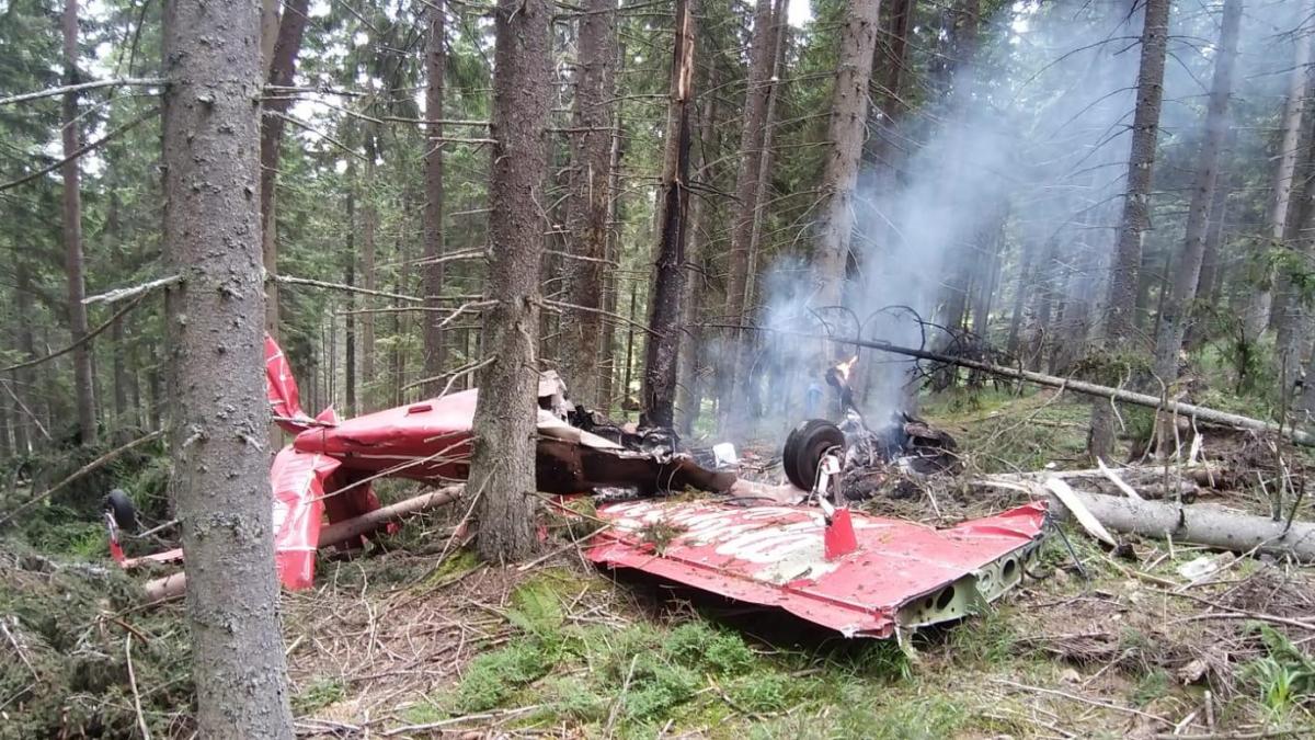 un avion a aterizat fortat in judetul harghita aparatul a luat foc imediat cei aflati la bord s au
