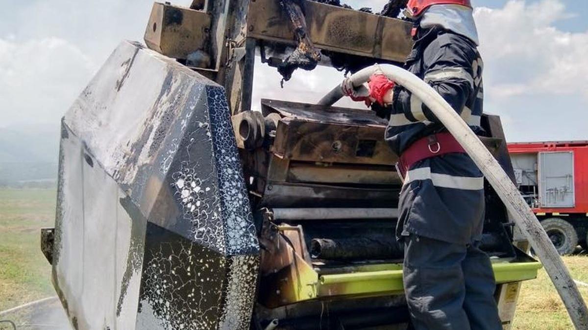 un tanar de 25 de ani a murit in chinuri cumplite prins sub un utilaj pentru baloti