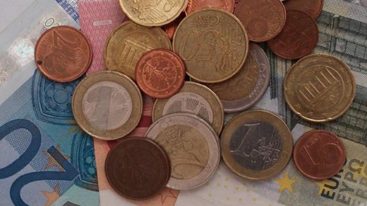 curs valutar 28 iunie euro se indreapta in viteza spre 4 80 lei
