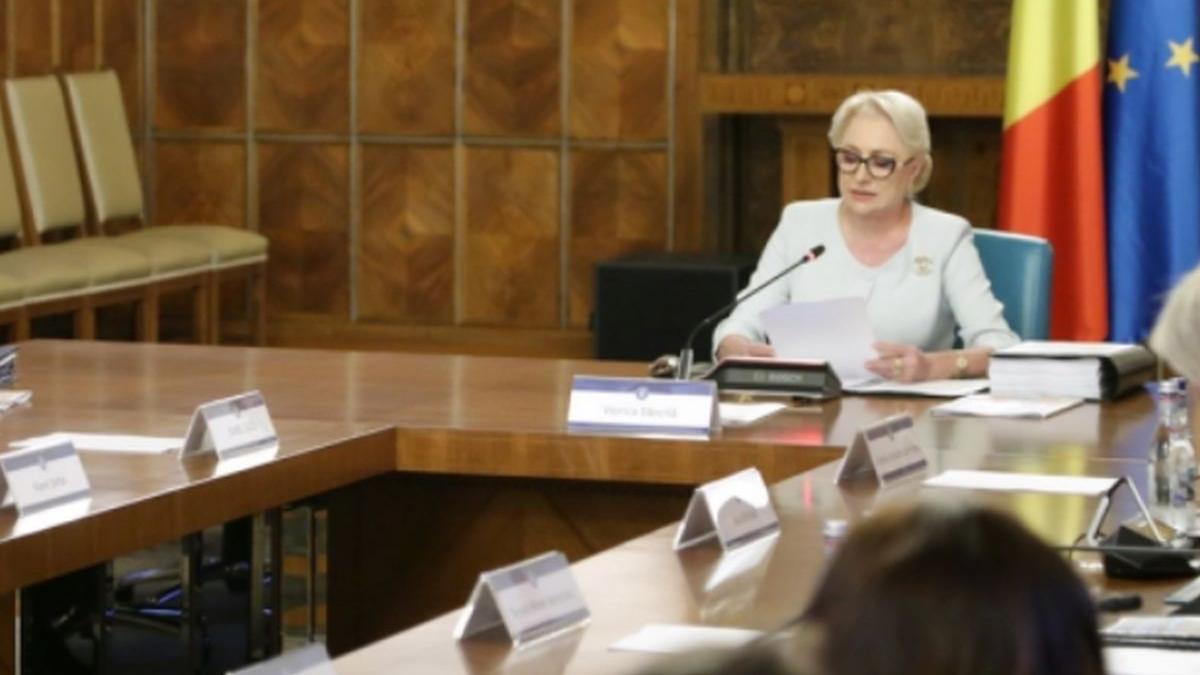 viorica dancila a fost intrebata daca i a amenintat pe colegi ca isi da demisia din fruntea