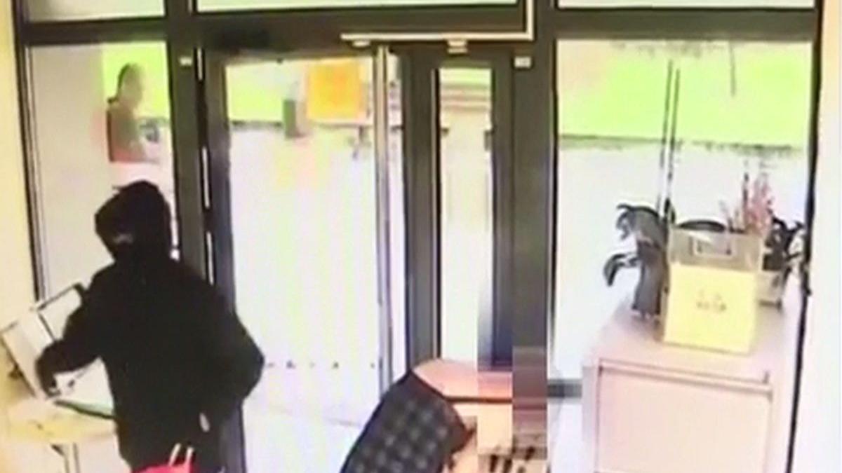 casino jefuit ca in filme in satu mare cu ce i a amenintat hotul pe paznici