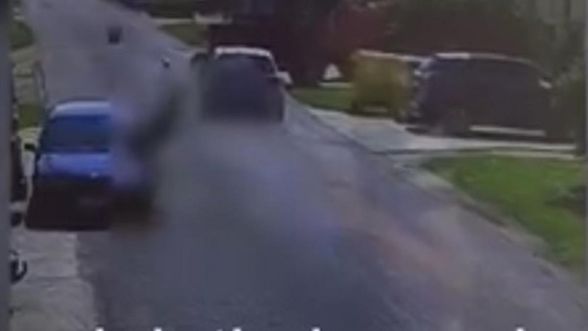 momentul in care o masina spulbera o batrana de 74 de ani in judetul timis video