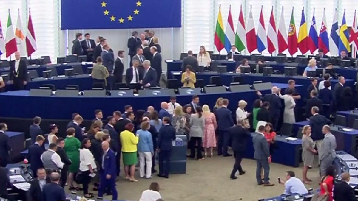 be eu lupta stransa pentru sefia parlamentului european