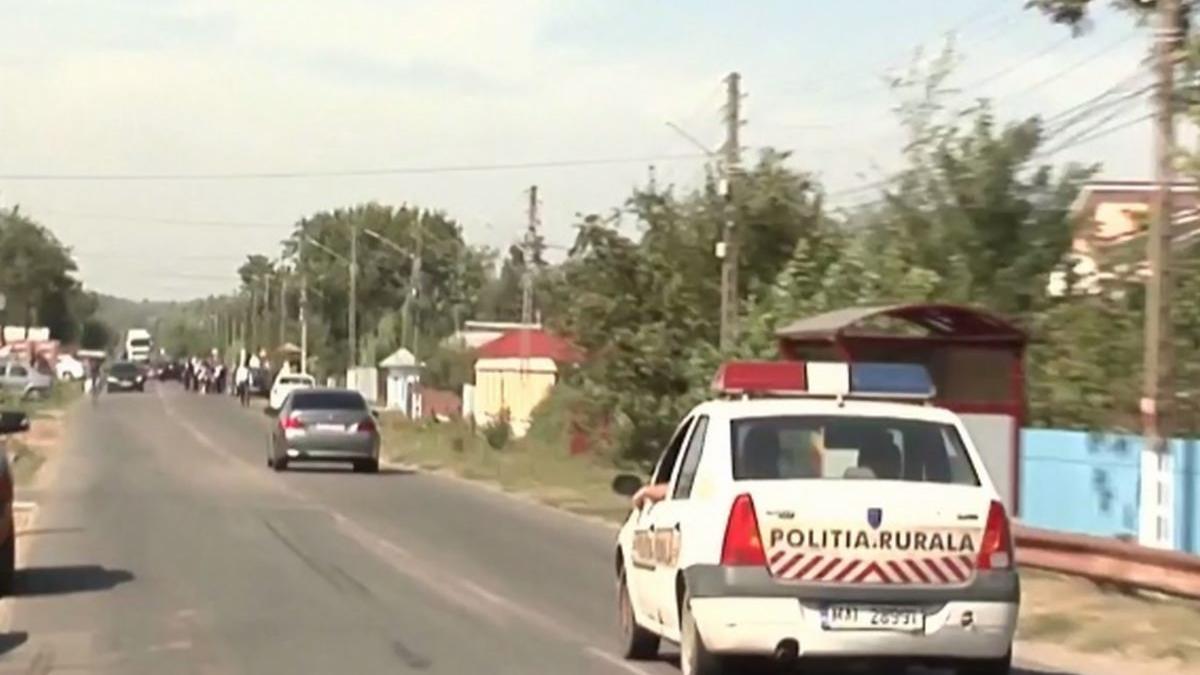 oameni injunghiati in plina strada