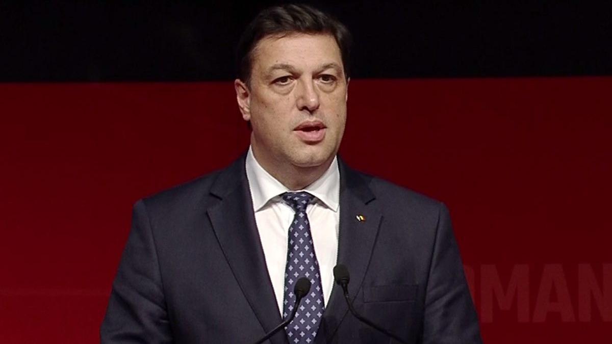serban nicolae atac devastator la mugur isarescu un impostor statea pe o banca