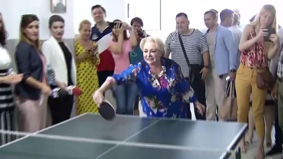 cu cine a jucat viorica dancila ping pong replica premierului te remaniez