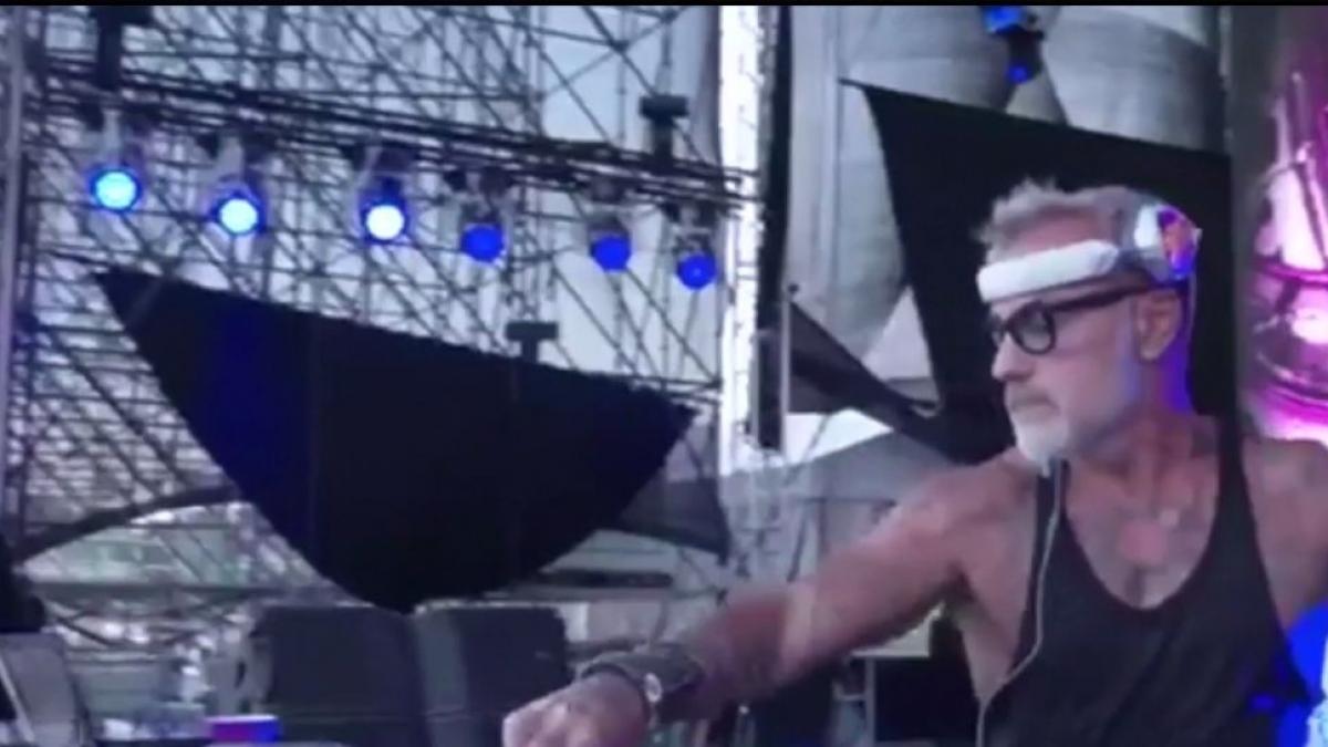 cel mai excentric milionar show la neversea petrecaretii au vibrat pe muzica lui gianluca vacchi