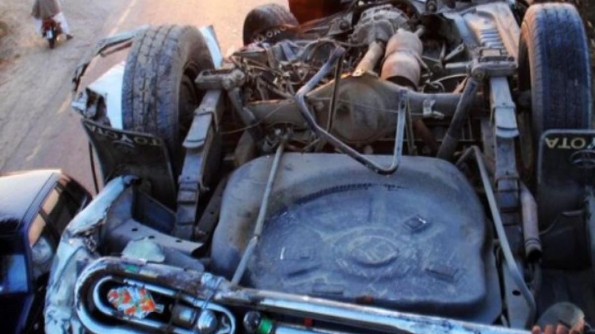 microbuz cu 25 de pasageri accident cu o cisterna in apropiere de ploiesti sunt mai multe victime