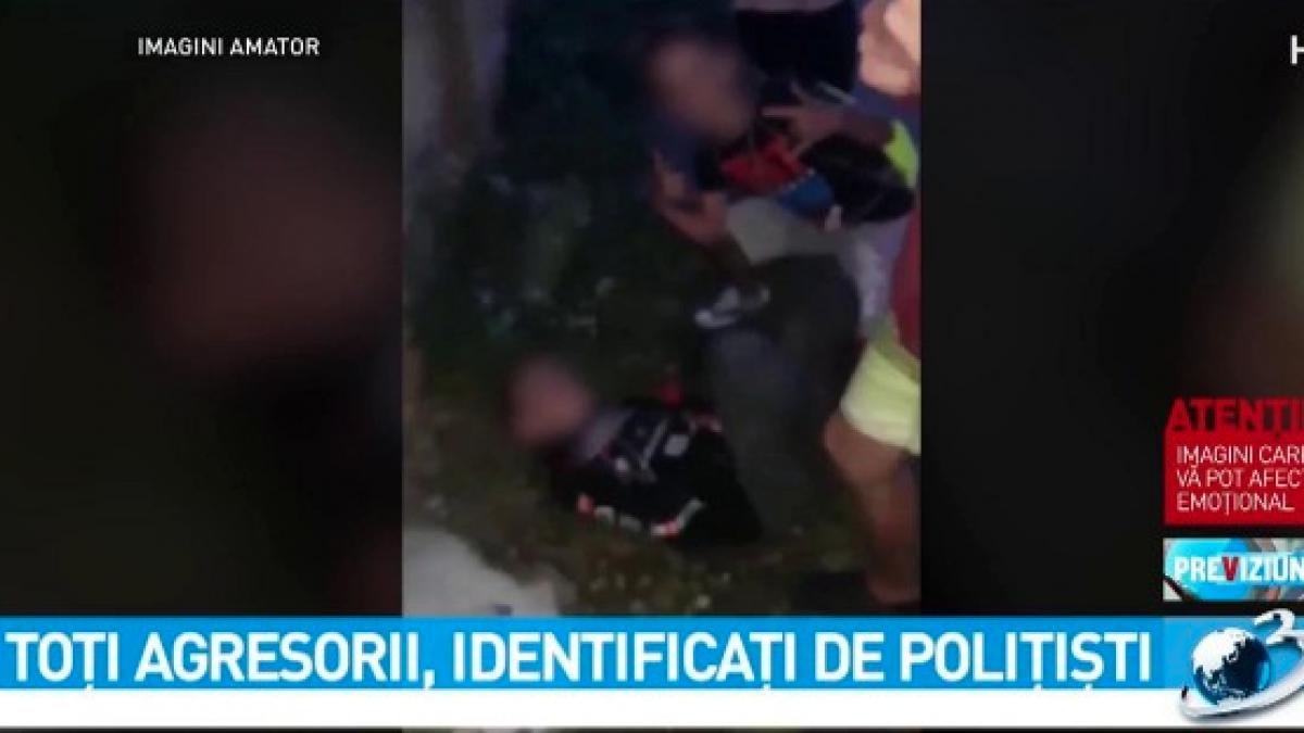 copil batut si umilit in plina strada imaginile au fost postate de mama sa pe internet