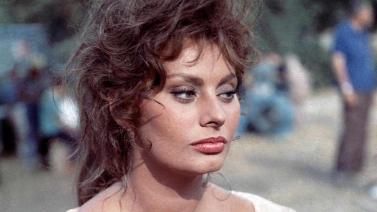 actrita sophia loren un nou film pe marile ecrane va fi mama unui copil al strazii din romania