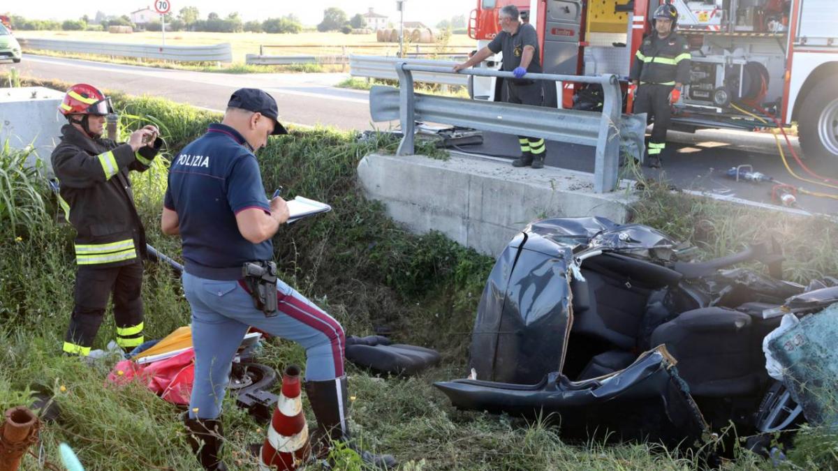 tragedie pe o sosea din italia patru romani si au pierdut viata cel mai mic avea 14 ani