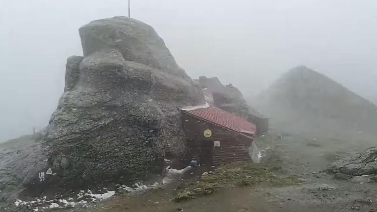 ninsoare in plina vara in romania unde s a petrecut fenomenul rar video