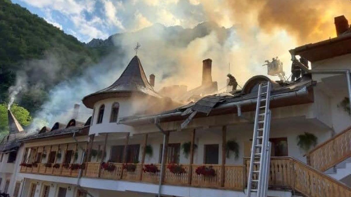 manastirea de la ramet refacuta cu bani de la guvern dupa ce a fost afectata de incendiu