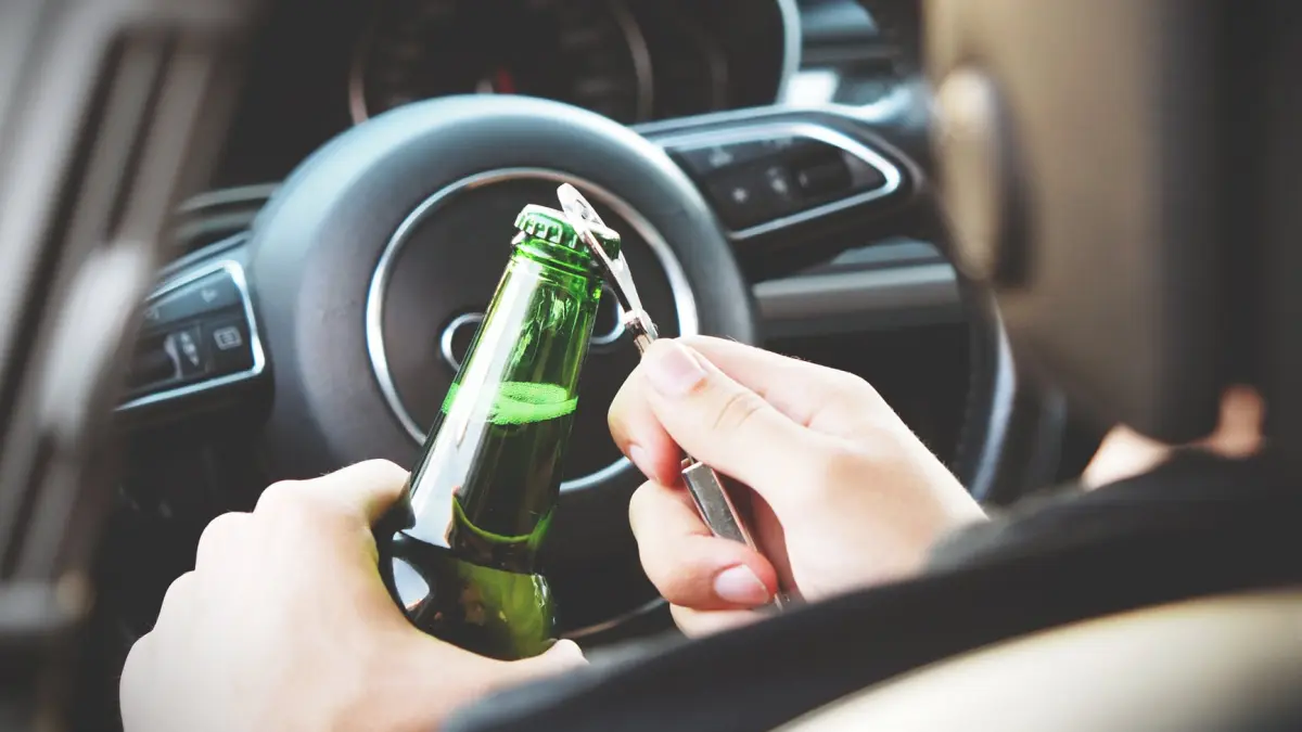 un instructor auto din slatina ii invata pe elevi sa conduca in timp ce era beat