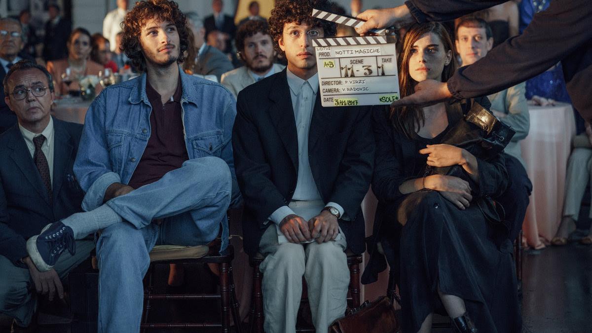 crima n lumea filmului trei tineri scenaristi suspectati de uciderea unui producator nopti magice