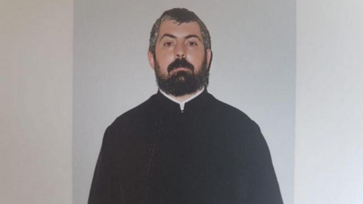 viata dubla pe internet a lui gheorghe preotului pedofil cerea bani pe facebook dar pe instagram