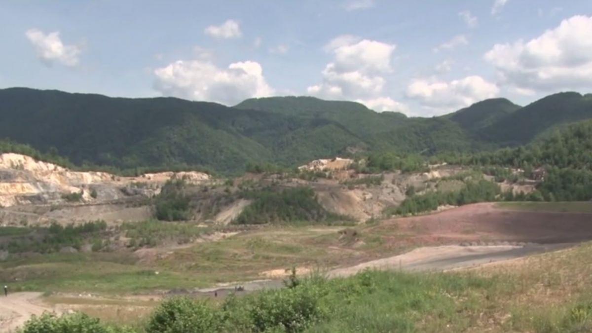 exploatare cu scandal la mina certej vor fi folosite cianura si substante toxice care pot afecta