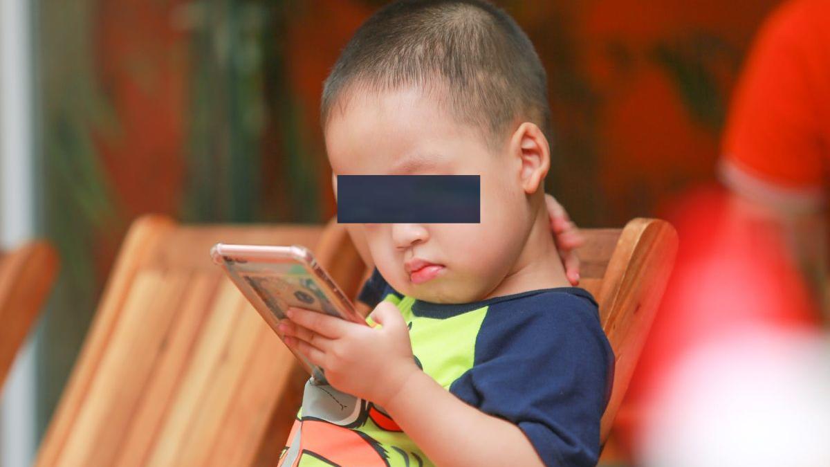 riscuri extrem de grave asupra copiilor de sub doi ani care folosesc telefoanele mobile