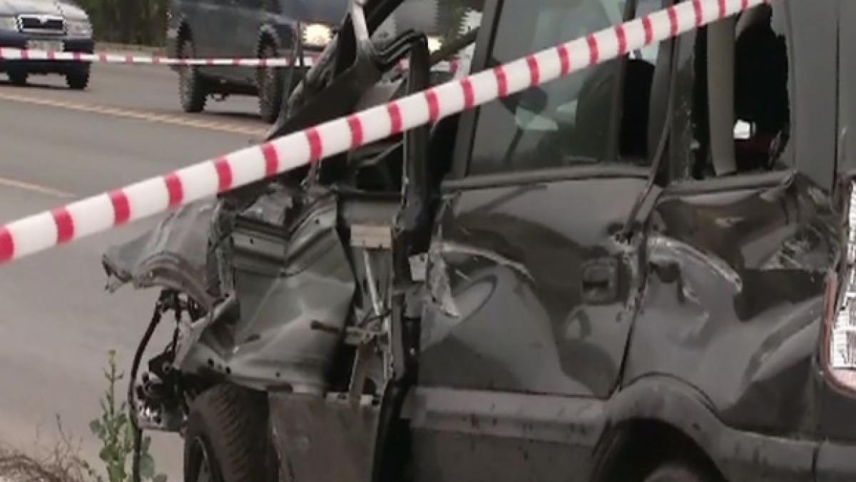 un microbuz si doua masini s au ciocnit in arad sunt mai multe victime
